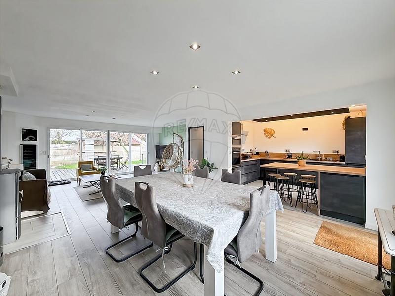 Maison - 140 m² - 6 pièces