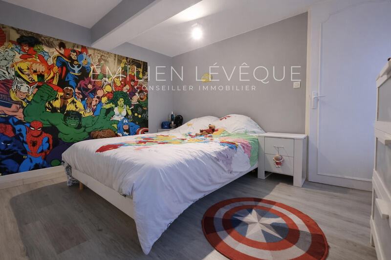 Maison - 134 m² - 8 pièces