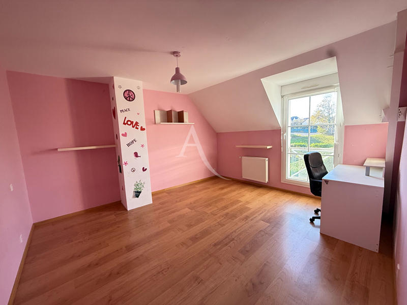 Maison - 232 m² - 8 pièces