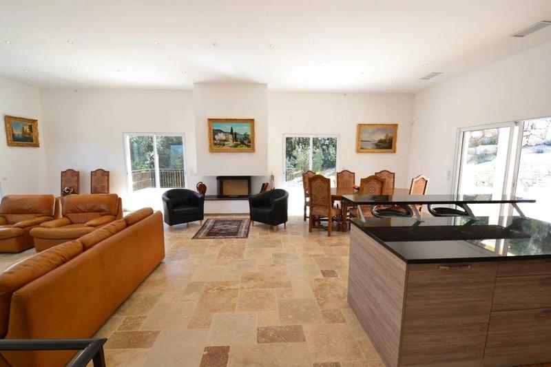 Villa - 186 m² - 6 pièces