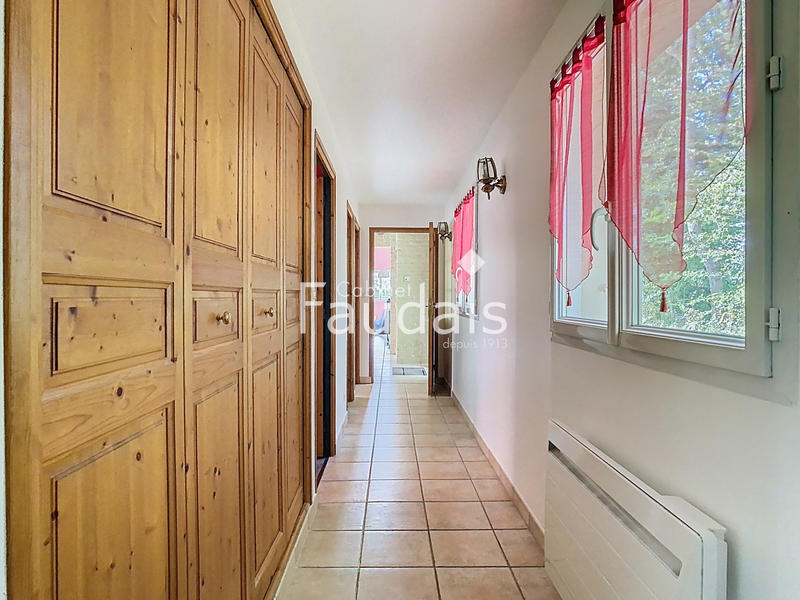 Maison - 138 m² - 6 pièces