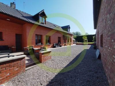 Maison - 217 m² - 8 pièces