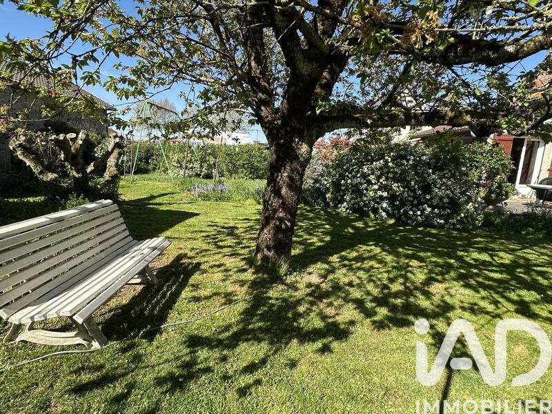 Maison - 210 m² - 6 pièces