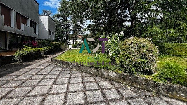 Appartement - 111 m² - 4 pièces