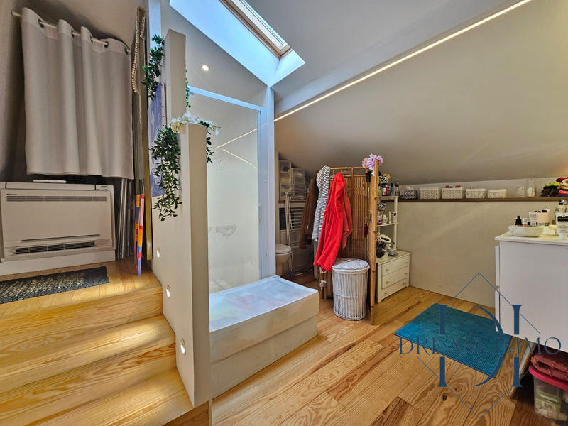 Maison - 380 m² - 7 pièces