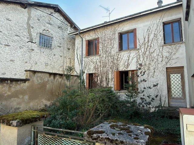 Maison de village - 120 m² - 9 pièces