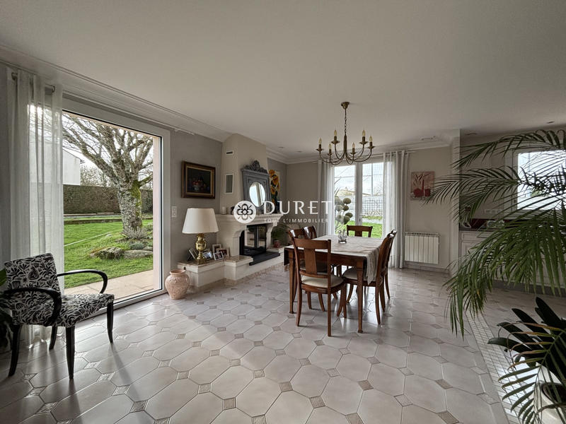 Maison - 143 m² - 8 pièces