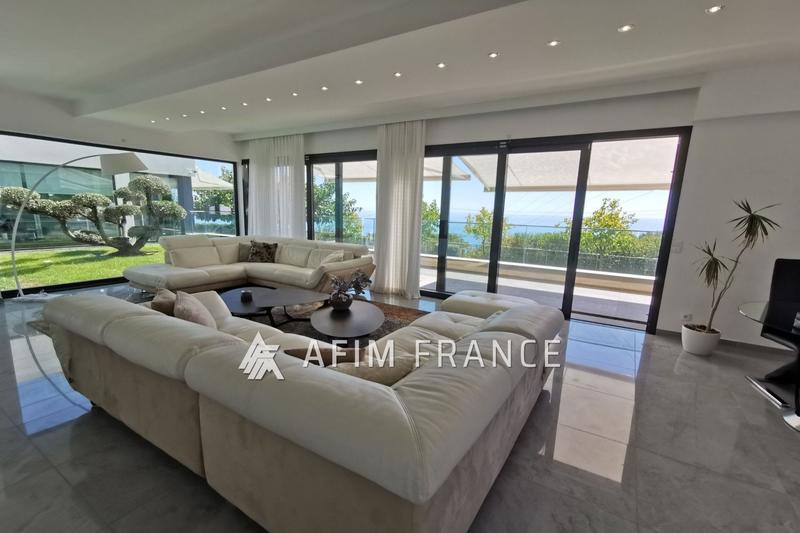Villa - 350 m² - 8 pièces