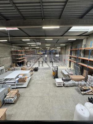 Entrepôt - 1 504 m²