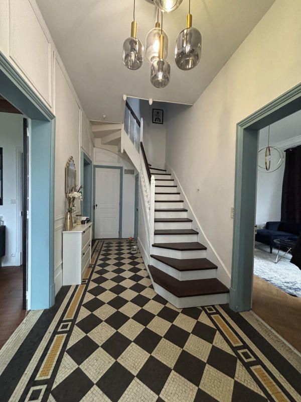 Maison - 185 m² - 6 pièces