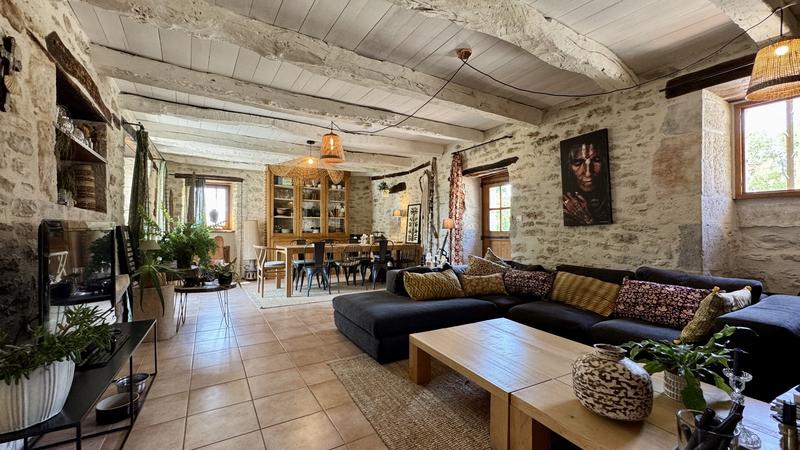 Corps de ferme - 250 m² - 11 pièces