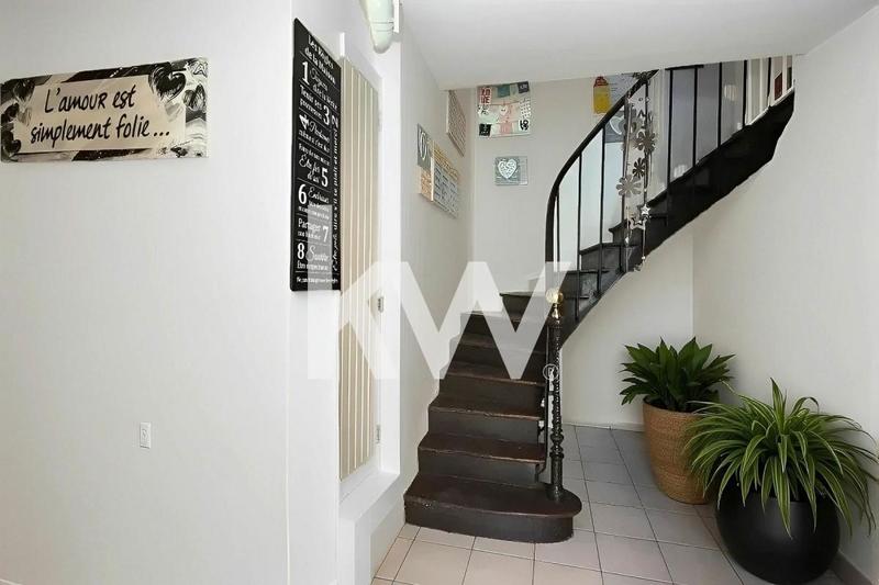 Maison - 186 m² - 6 pièces