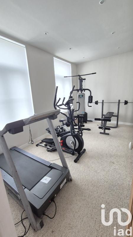 Maison - 253 m² - 9 pièces