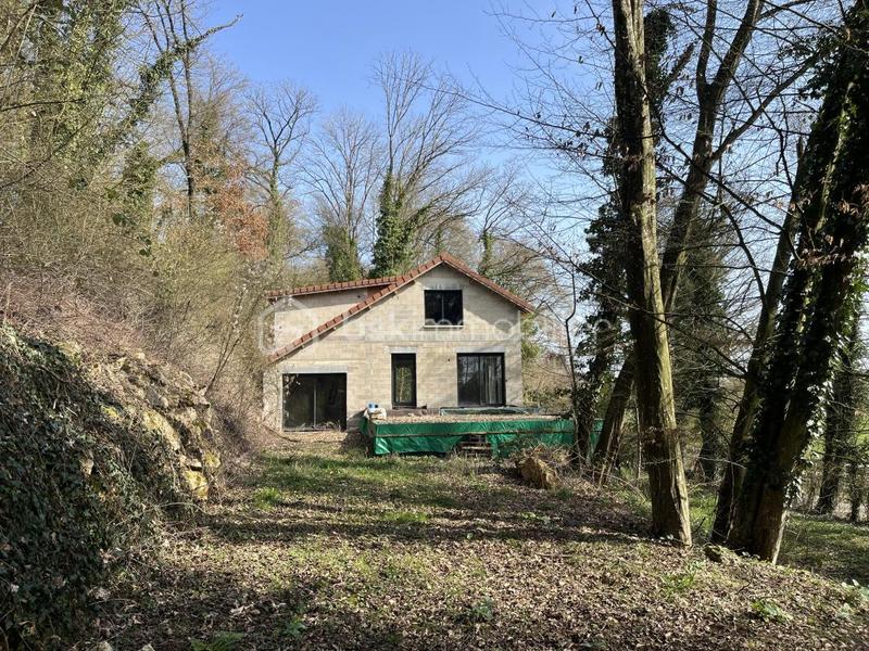 Maison - 140 m² - 5 pièces