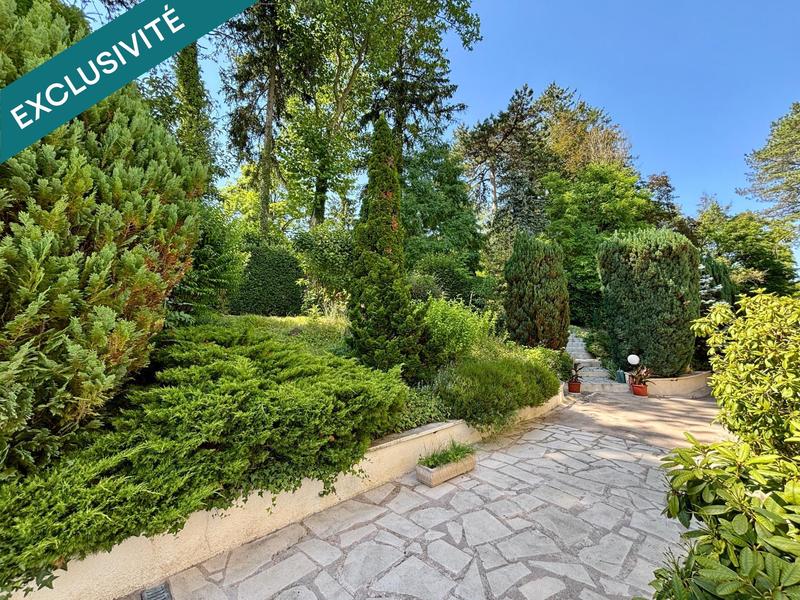 Maison de maîtres - 381 m² - 11 pièces