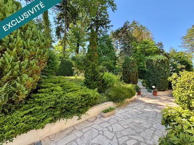 Maison de maîtres - 381 m² - 11 pièces