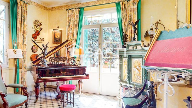 Maison - 192 m² - 8 pièces