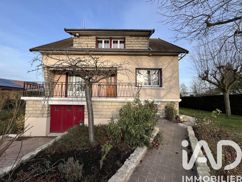 Maison - 153 m² - 8 pièces