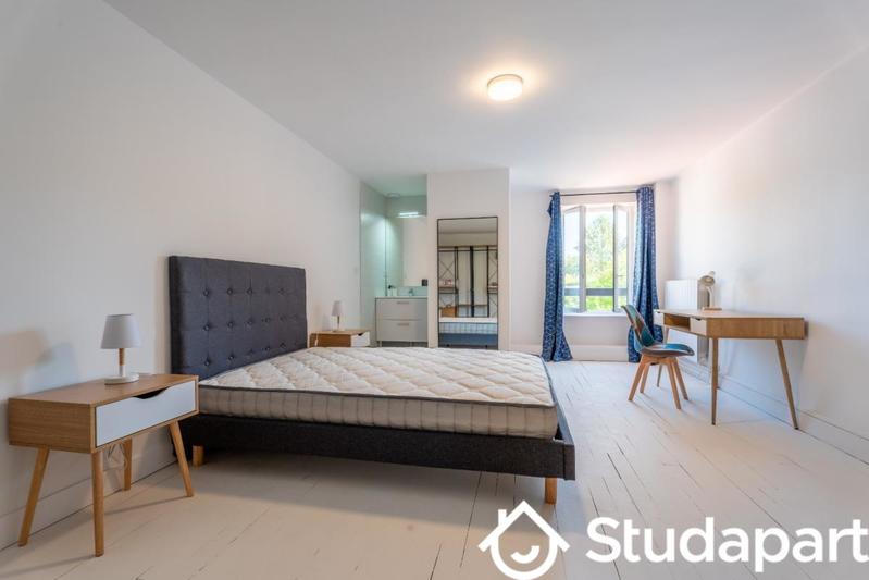 Chambre - 10 m² - 1 pièce