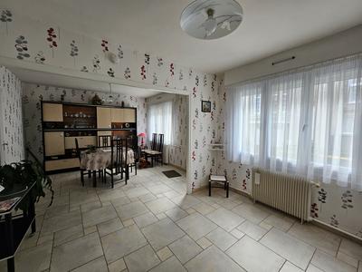 Maison - 90 m² - 4 pièces