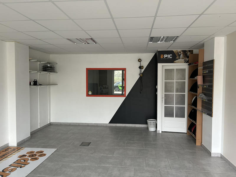 Local commercial - 233 m²