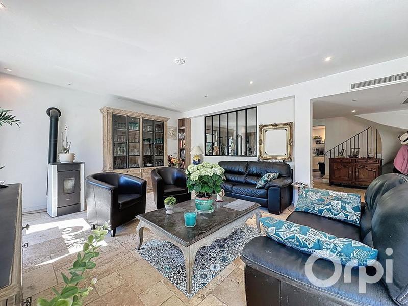 Maison - 185 m² - 6 pièces