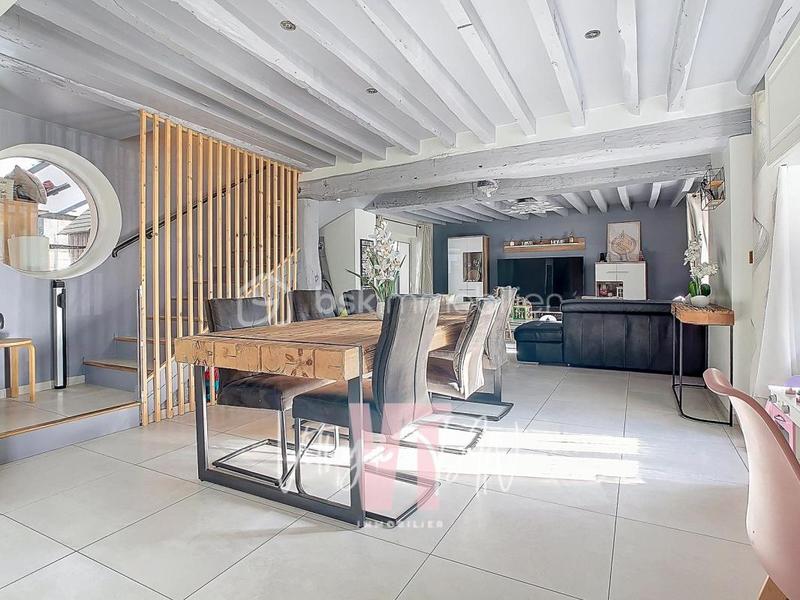 Demeure - 284 m² - 12 pièces