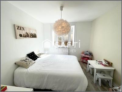 Maison - 104 m² - 6 pièces