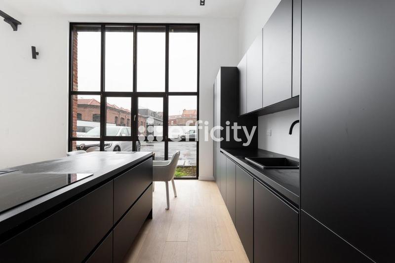 Loft - 140 m² - 5 pièces