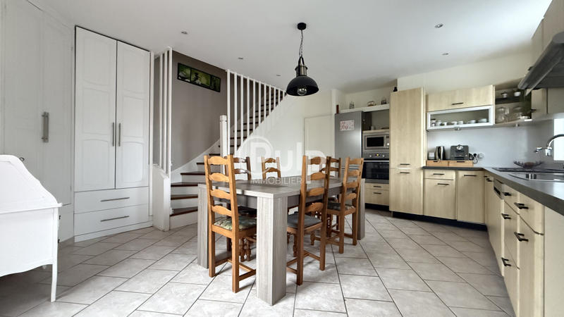 Maison - 197 m² - 10 pièces