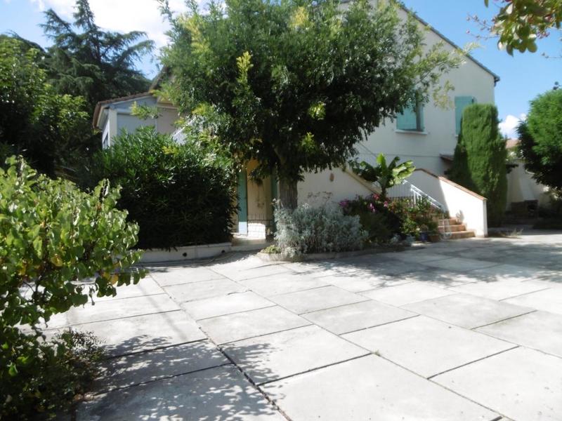 Maison - 195 m² - 9 pièces