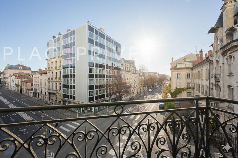 Appartement - 130 m² - 5 pièces