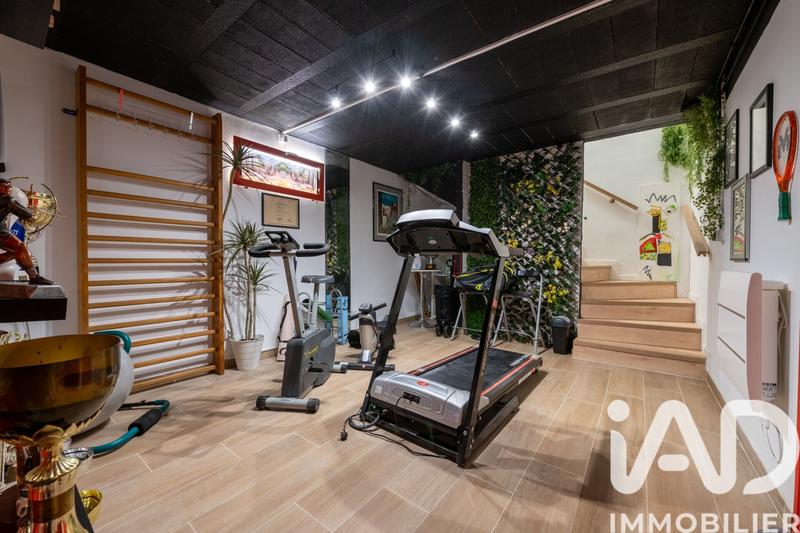 Maison - 210 m² - 9 pièces