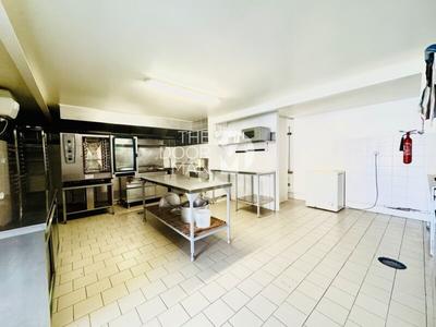 Maison - 580 m² - 17 pièces