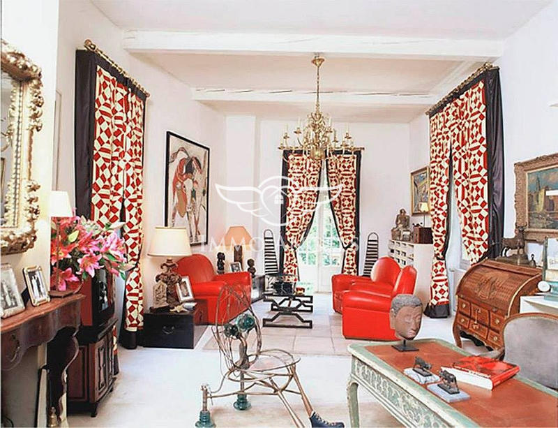 Maison - 976 m² - 24 pièces