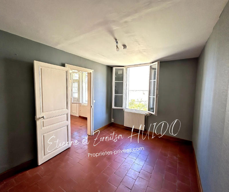 Maison - 168 m² - 8 pièces