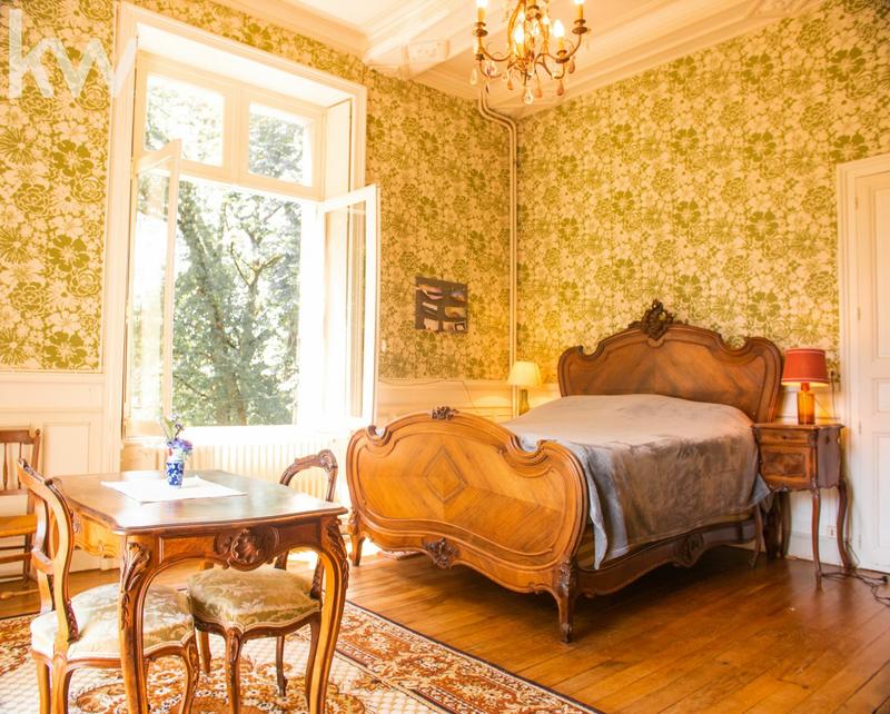 Propriété - 300 m² - 8 pièces