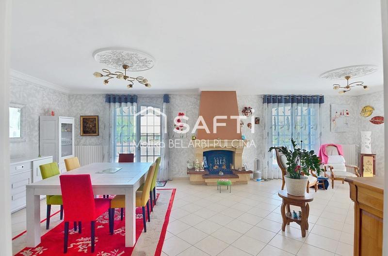 Villa - 208 m² - 9 pièces