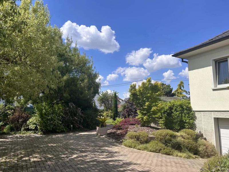 Maison - 204 m² - 7 pièces