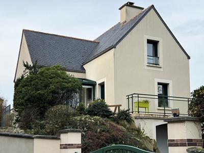 Maison - 169 m² - 7 pièces