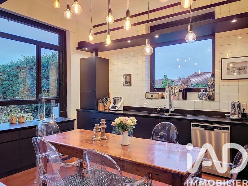 Maison - 415 m² - 13 pièces