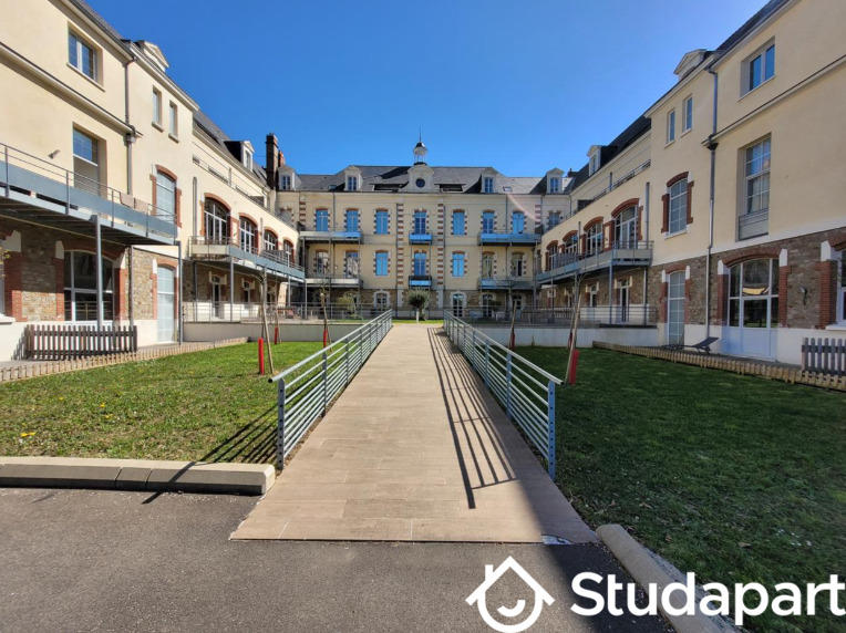 Chambre - 9 m² - 1 pièce