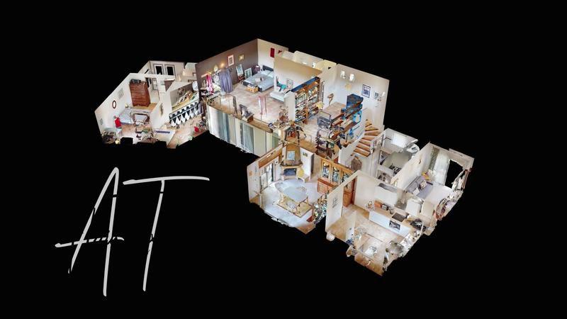 Maison - 220 m² - 8 pièces