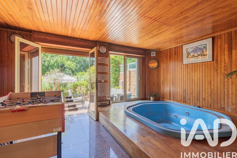 Maison de maîtres - 250 m² - 7 pièces