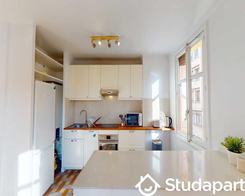 Chambre - 140 m² - 1 pièce