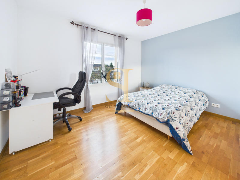 Maison - 211 m² - 9 pièces