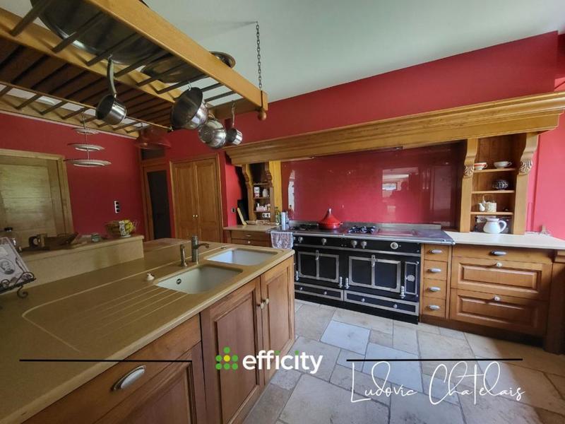 Maison - 395 m² - 7 pièces