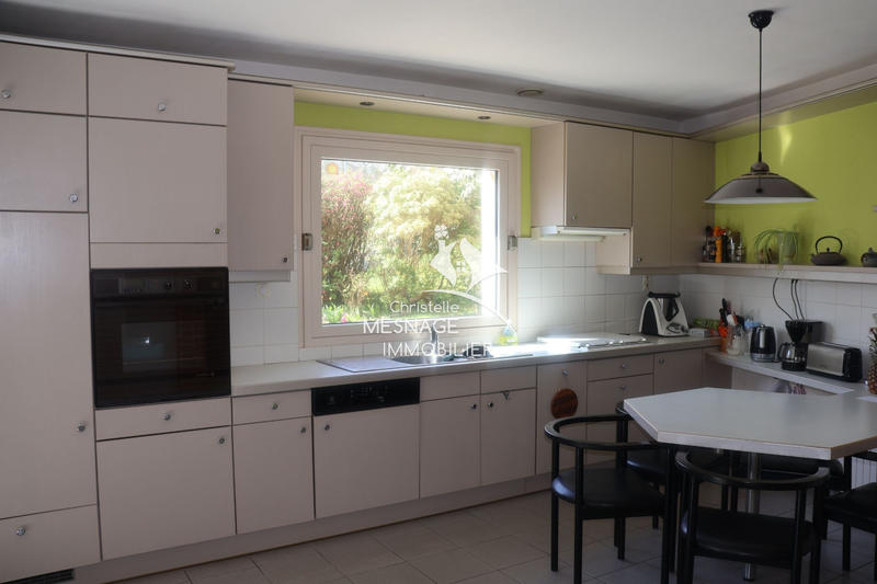 Maison contemporaine - 211 m² - 8 pièces