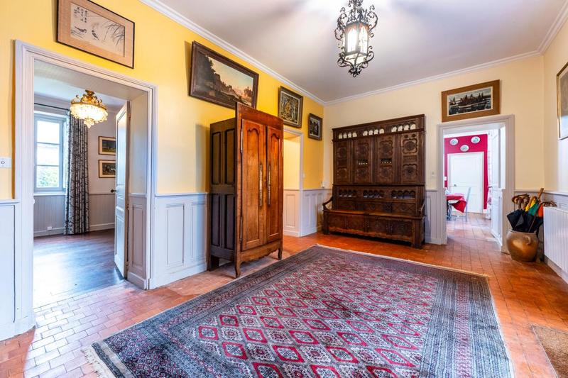 Maison - 225 m² - 6 pièces