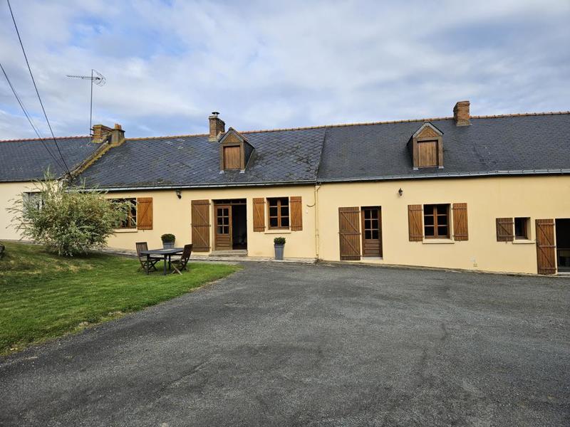 Maison - 261 m² - 9 pièces